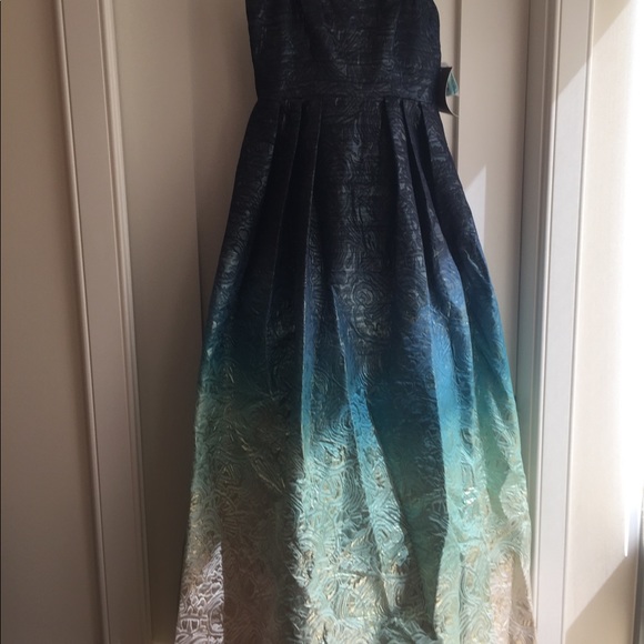 NWT Theia Strapless Ombré Brocade Gown - Picture 4 of 7